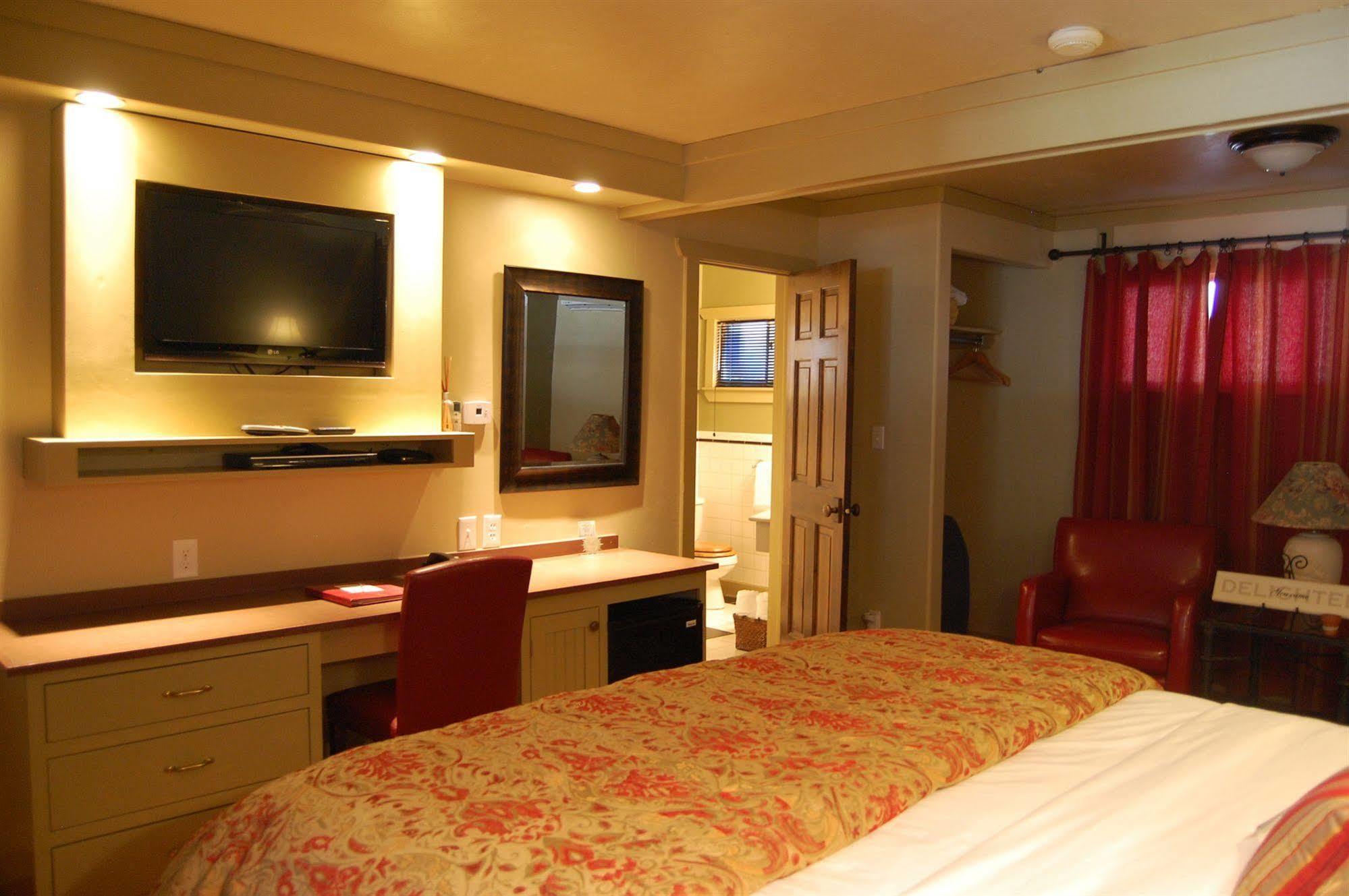 Highland Haven Creekside Inn Эвергрин Экстерьер фото